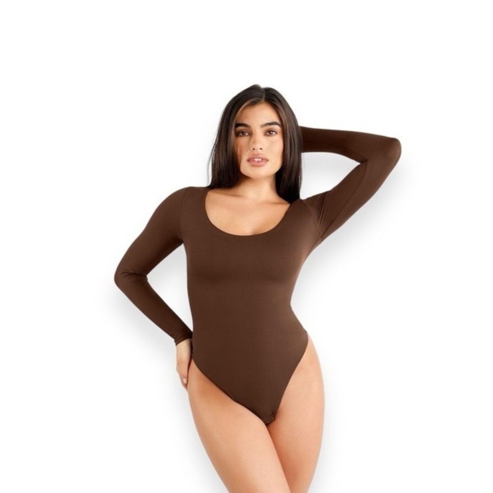 New SKIMS Long Sleeve Scoop Neck Bodysuit Brown S/M S-M S M Elastic Cocoa